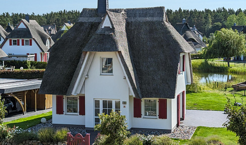 Highly-rated vacation home in Fuhlendorf, located on the Bodden (a shallow bay).