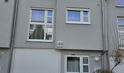 Beautiful semi-detached house available for immediate occupancy.