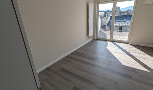 Erstbezug! 4-Zi KfW Penthouse-Maisonette in Toplage von Rüdesheim mit Aufzug, Küche und Balkon