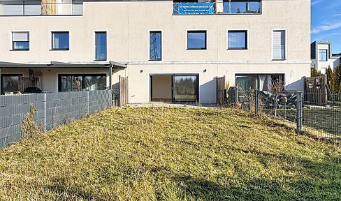 Exclusive terraced house with a south-facing garden and unobstructed views of the nature reserve.