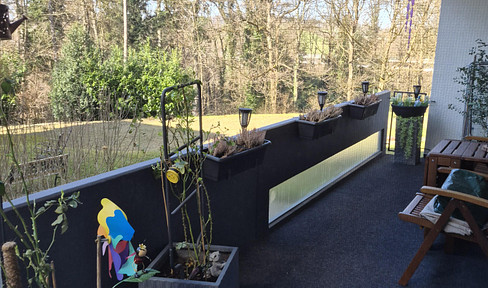 Attractive 4.5-room apartment on the ground floor, with a parking space and barrier-free access.