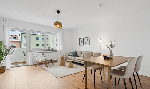 Newly renovated 3-room apartment with 2 balconies and a garage, for sale by owner, located in Königsbrunn.