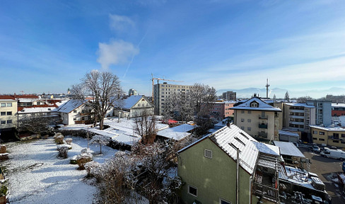 Apartment with 2 rooms, located near the city center.