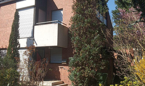 Spacious terraced house in a quiet, green location.