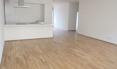 Großzüge ruhige Balkonwohnung im Grünen! Gersthof!