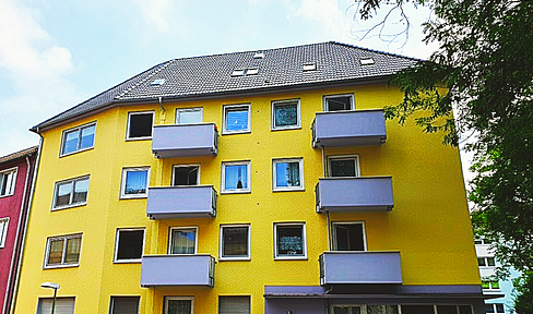 High-yield multi-family house with potential, located in the Ostviertel, just 5 minutes from the Essen City Hall and Porscheplatz.