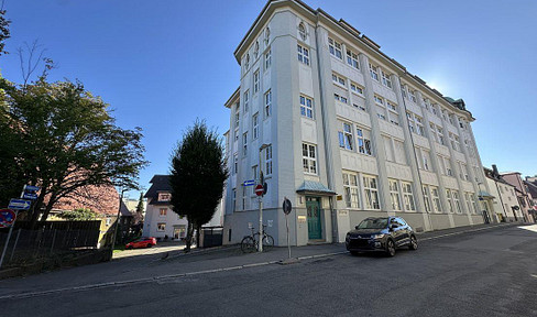 Stylish 3.5-room apartment in a former Junghans watch factory, with a garage.