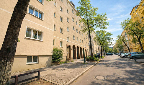 Kernsaniert 2026 | Bezugsfreie 3-Zimmer mit Balkon | Ruhiger Innenhof Neukölln