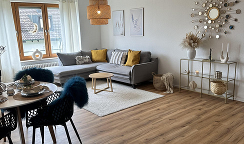 Schöne große 2 Zimmer Wohnung in Ravensburg (alte Weststadt) mit Alpenblick, Balkon, EBK, Stellplatz