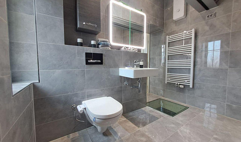 Fully furnished room (20m²) in Berlin-Marienfelde – All-inclusive – Suitable for 2 people – Parking space available.