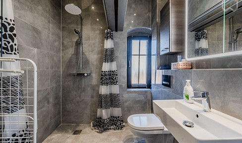 Fully furnished room (20m²) in Berlin-Marienfelde – All-inclusive – Suitable for 2 people – Parking space available.