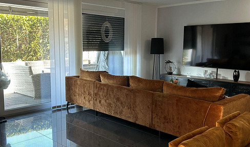 High-quality apartment.
Alternatively:
Premium apartment.
High-end apartment.
Excellent apartment.
(The best option depends on the specific context.)