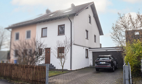 No commission – Semi-detached house in Olching with beautiful views.