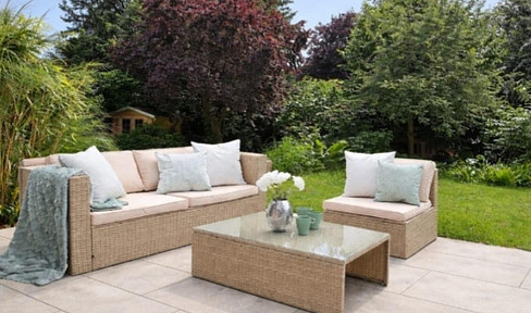 Modernized house with a sunny, beautiful garden, located near Nienstedten.