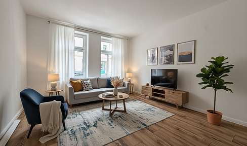 Old building: 3-room apartment (79 m²) with a balcony in Leipzig-Reudnitz.