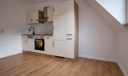 Großzügige 115 m² Wohnkomfort – 4 Zimmer, Küche inklusive, Stellplatz