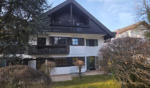 Green oasis in Waldtrudering: Apartment with a 18 sqm terrace and private garden.