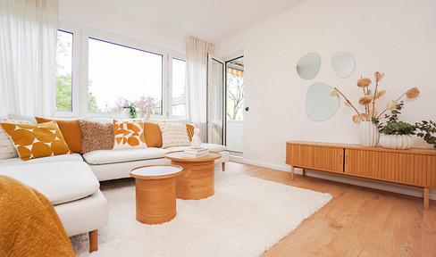 AVAILABLE IMMEDIATELY: Bright 3-room apartment in Schwachhausen.