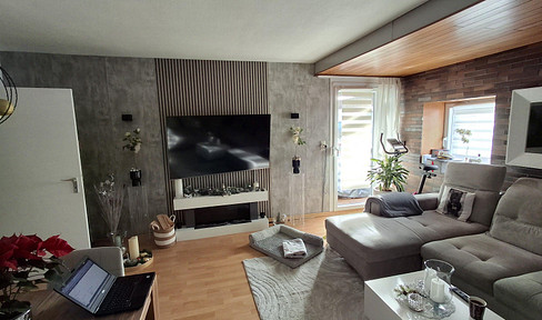 3 Zimmer Wohnung in einem 6 Familienhaus