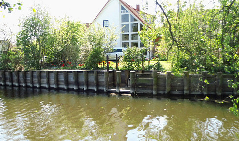 WASSERGRUNDSTÜCK - BOOTFAHREN BIS ZUR OSTSEE