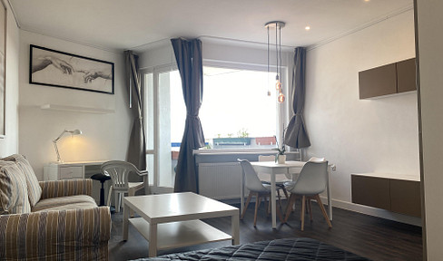 Bright, fully furnished one-bedroom apartment near Kurfürstendamm, with a view of the Grunewald forest.