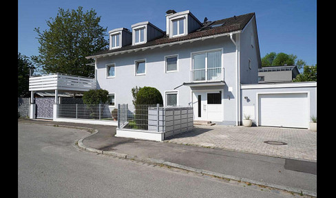 Quiet apartment on the ground floor, located on the southern outskirts of Munich, in the Fasangarten area.