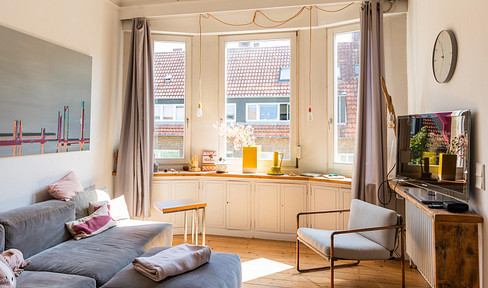 3.5-room apartment in a renovated pre-war building - Soesterstraße.