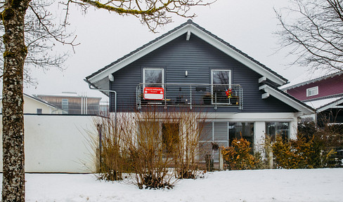 Detached house with high-quality finishes and plenty of space for living and hobbies, located in a fantastic area.