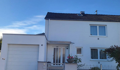 Renovated detached house (single-family home) with 5 rooms, a kitchen, and a bathroom, located in Mering.