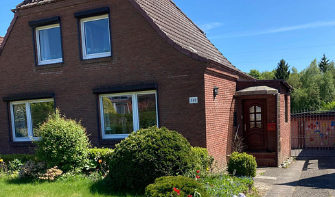 Einfamilienhaus mit Potenzial am Waldrand