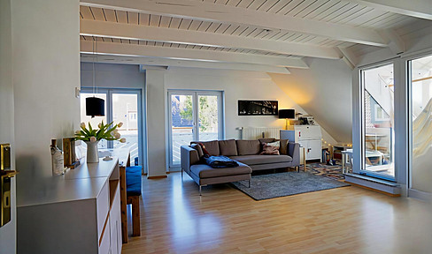 Spacious maisonette apartment in the Alt-Riem district.