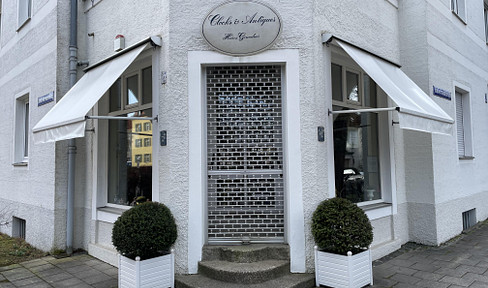 Well-located and spacious shop/office in a quiet area.