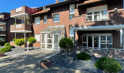Beautiful ground-floor apartment in an exceptional multi-family building, located in a prime area of Aachen.