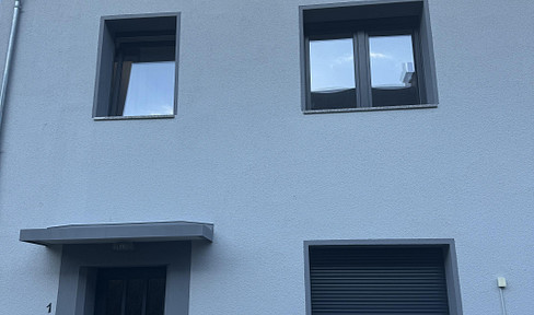 Charming terraced house with 5.5 rooms and a parking space in Koblenz-Goldgrube – available for immediate occupancy.