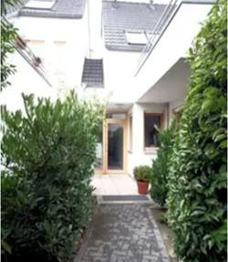 Private apartment with a garden, located in the heart of Osterath.