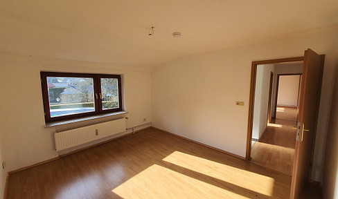 Panten - Sehr schöne renovierte 3 Zimmer Wohnung ab sofort zu vermieten