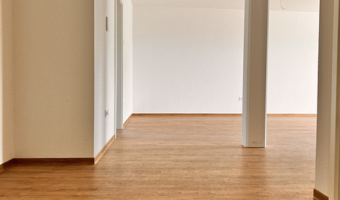 3.5-room ground floor apartment, including a garden area.