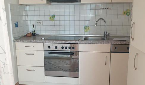 Sunny oasis! 2.5-room apartment with balcony in Duisburg-Meiderich.