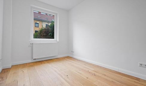 Erstbezug nach Sanierung | 3 Zimmer | Terrasse