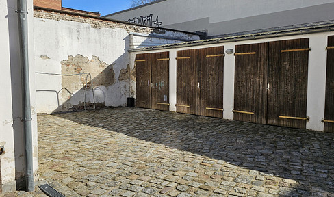 Einzelgarage im Hof zu vermieten