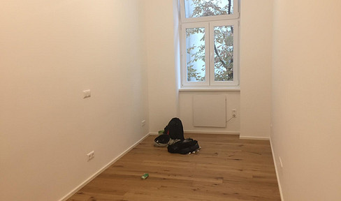 Small office/studio/home office, 20 square meters plus storage room, net rent €367.99.