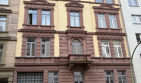 Erstbezug nach Komplettrenovierung - 2 Zimmer-Maisonette im Nordend!