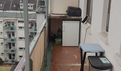 6-room apartment - charming building in a prime location! Available immediately.