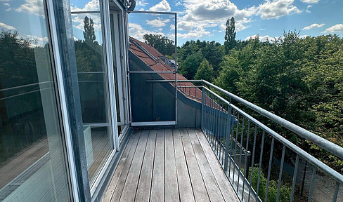 Bright attic apartment with a balcony in Zossen, Wünsdorf.