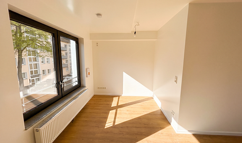 First occupancy after renovation in a bright and welcoming apartment in Mülheim.