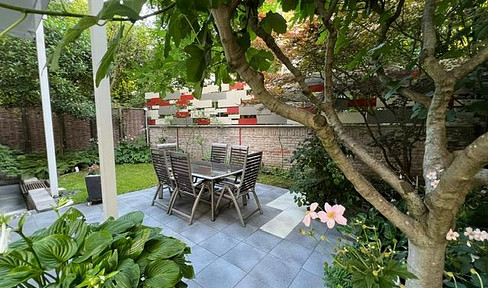 Altbau zum Relaxen 4 Zi Wohnjuwel mit großem Garten, Sauna + Garage in FFM Ostend Bornheim