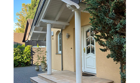 Unique architect-designed house with a stunning garden, perfect for a new family home - Lichtenrade.