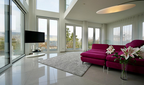 Lichtdurchflutete Bauhausvilla