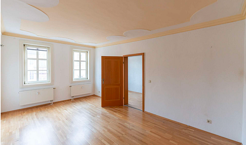 Wohnen mit Charme - Historische 4-Zimmer-Maisonettewohnung mit Balkon im Stadtkern Jenas