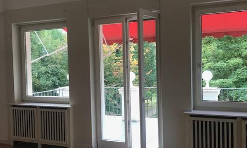 Exceptional location: Stylish apartment with a terrace, directly adjacent to Luisenpark.